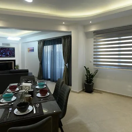 Elmaky Luxury *