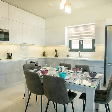Elmaky Luxury Country house Palaiokastro (Crete)